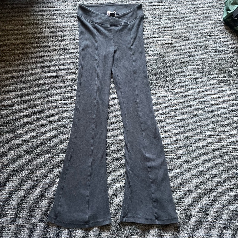 black cross-waist flared leggings